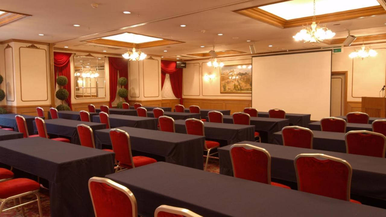 Kochi Palace Hotel Eksteriør billede